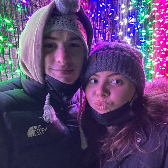 Meet your Posher, Alyssa - Picture 1 of 1